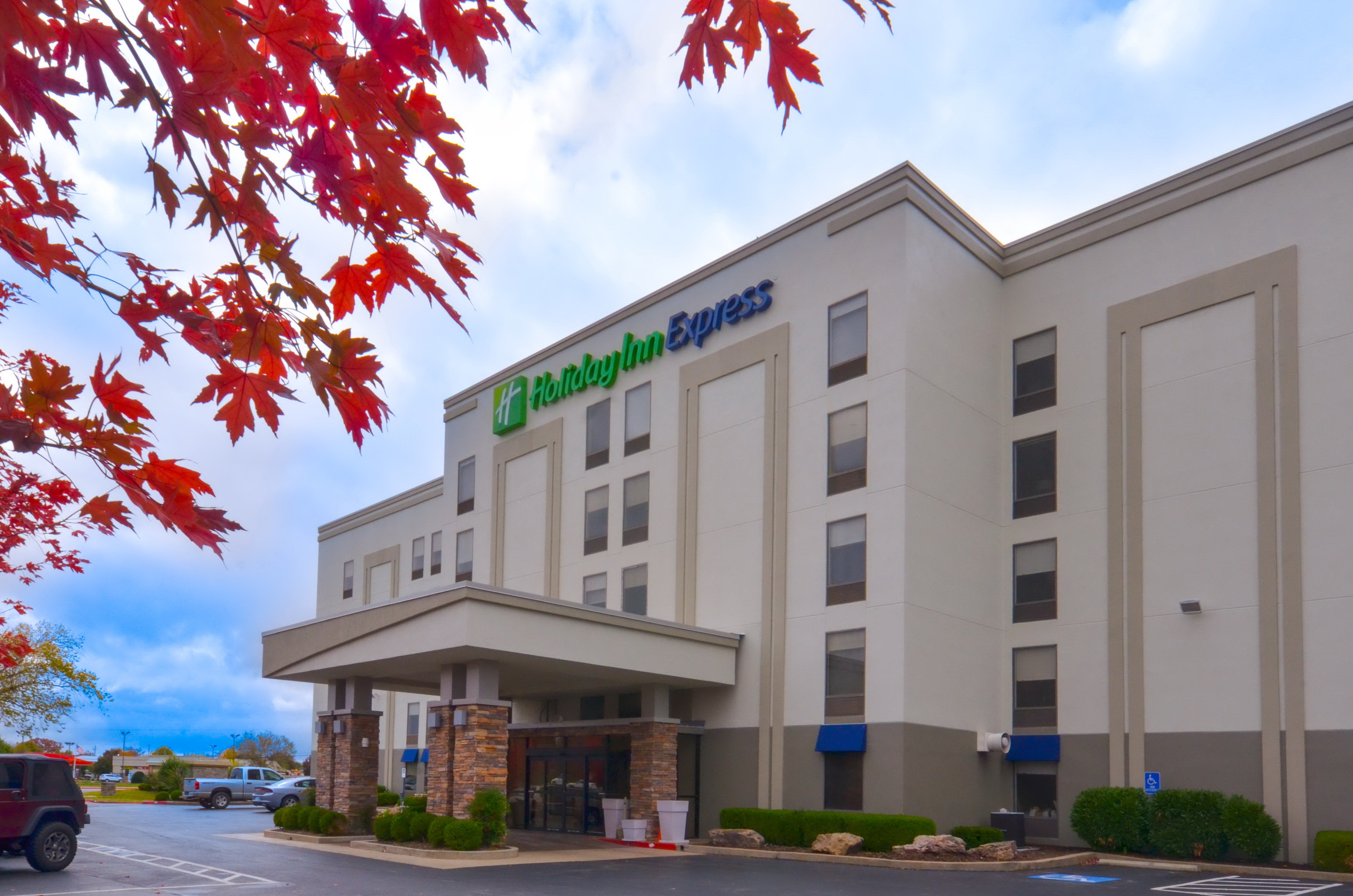Holiday Inn Express Hotel And Suites Fayetteville Univ of Arkansas Area 1/30