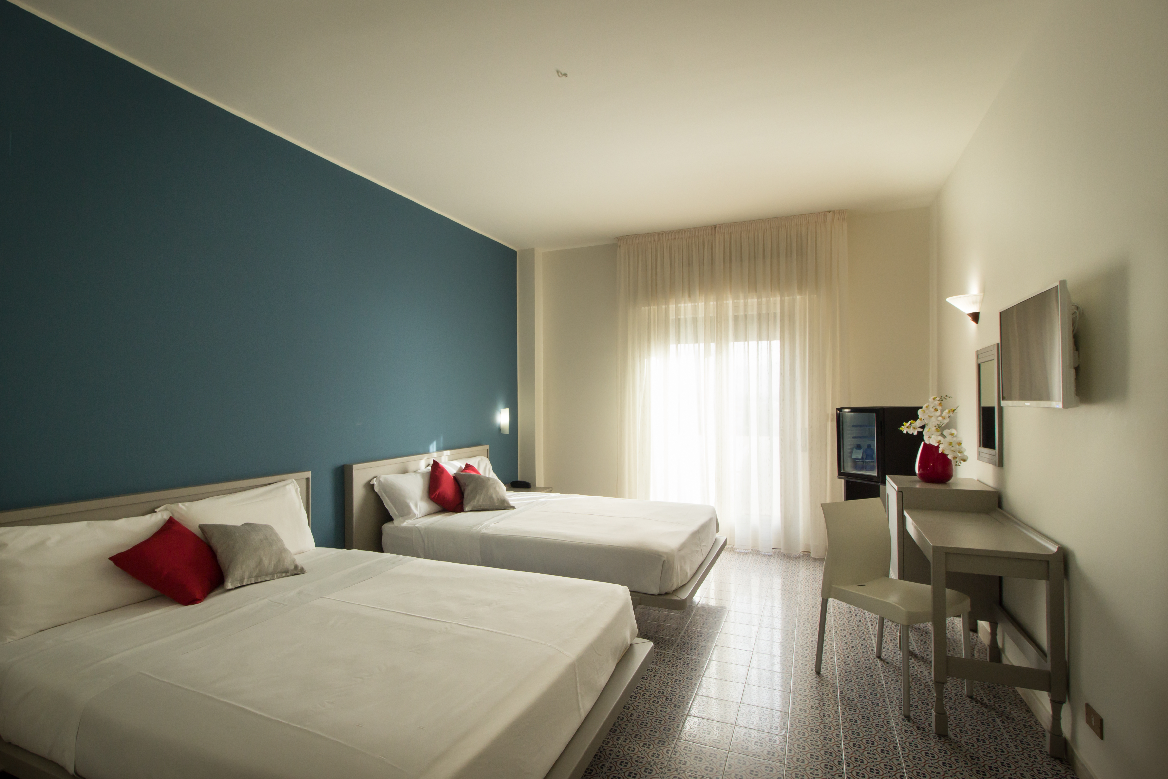 Classic, Twin Beds