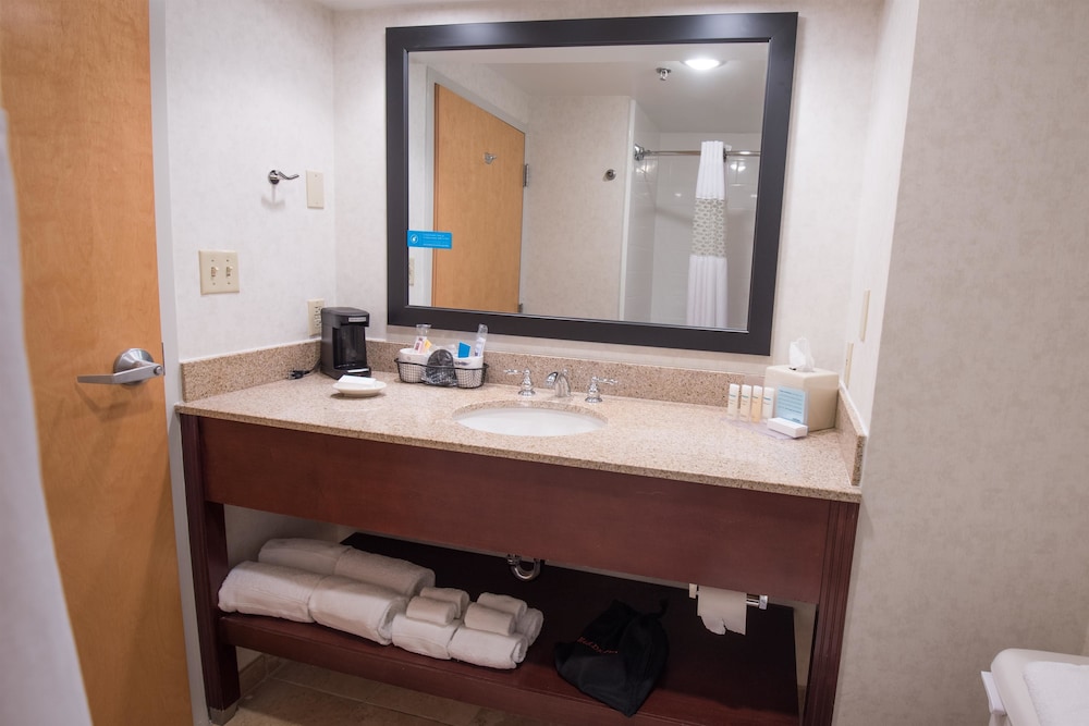 Hampton Inn Clarksville 24/60