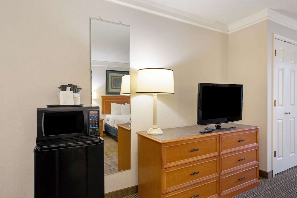La Quinta Inn Lexington 44/52