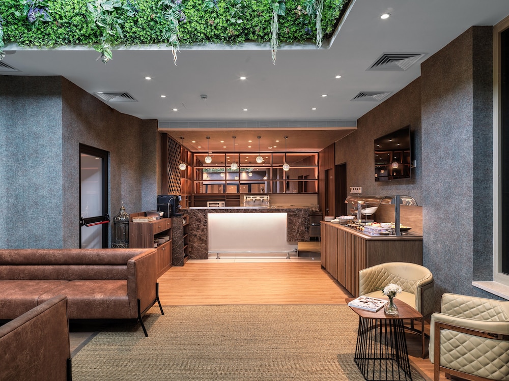 Leonardo Boutique Hotel Larnaca 50/62