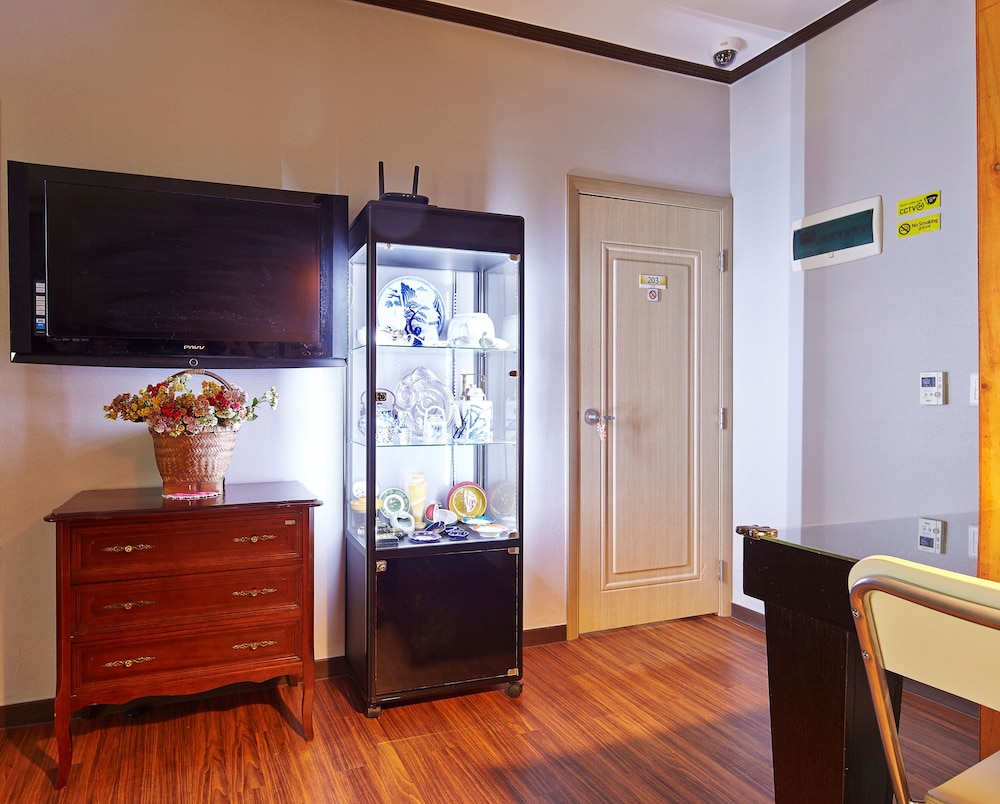 Jiwoljang Guest House 7/50