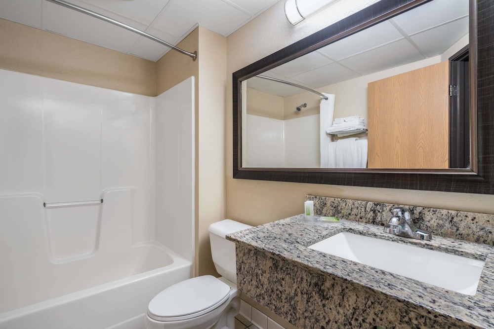 Americinn By Wyndham Little Falls 11/21