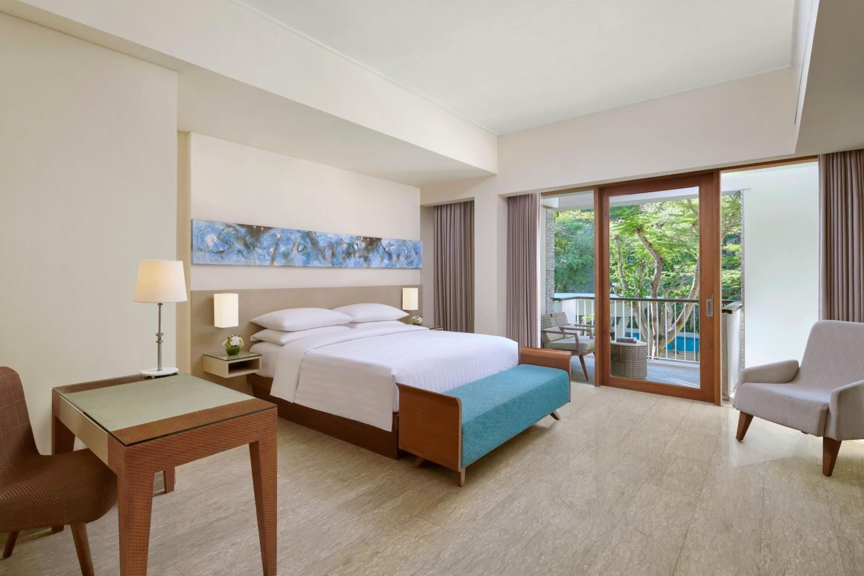 Premium, Deluxe, King Bed, Garden View