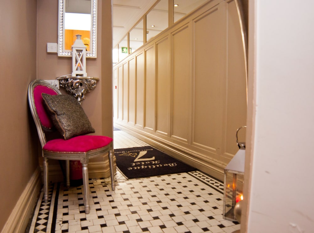 7 Cross Street Boutique Townhouse 25/31