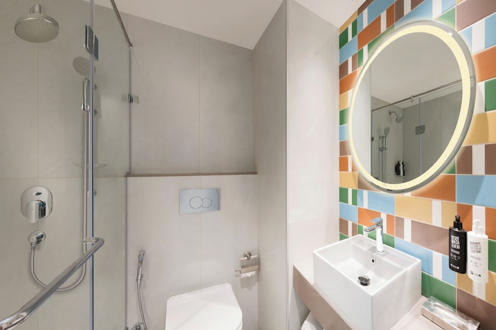 Ibis Mumbai BKC 75/75