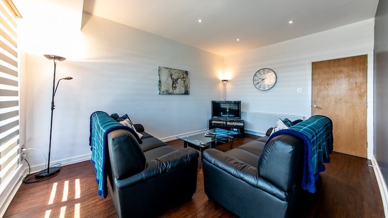 The Spires Serviced Apartments Glasgow 8/13
