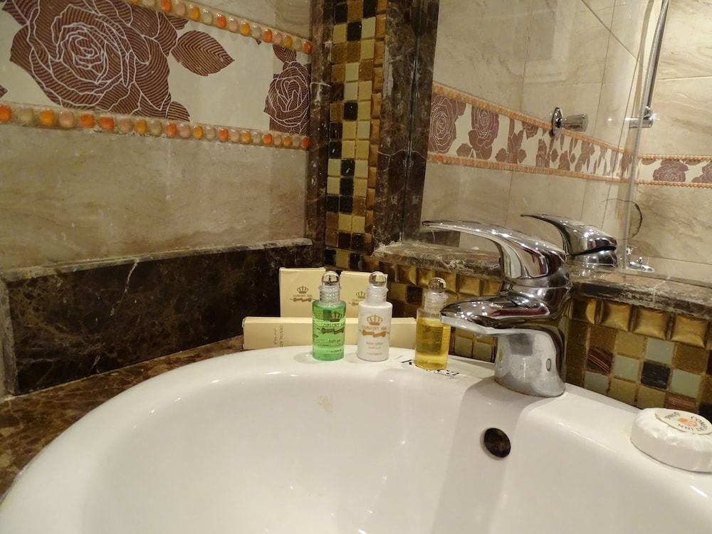 كومفورت إن أليرموك(Comfort Inn Al Yarmouk) 6/49