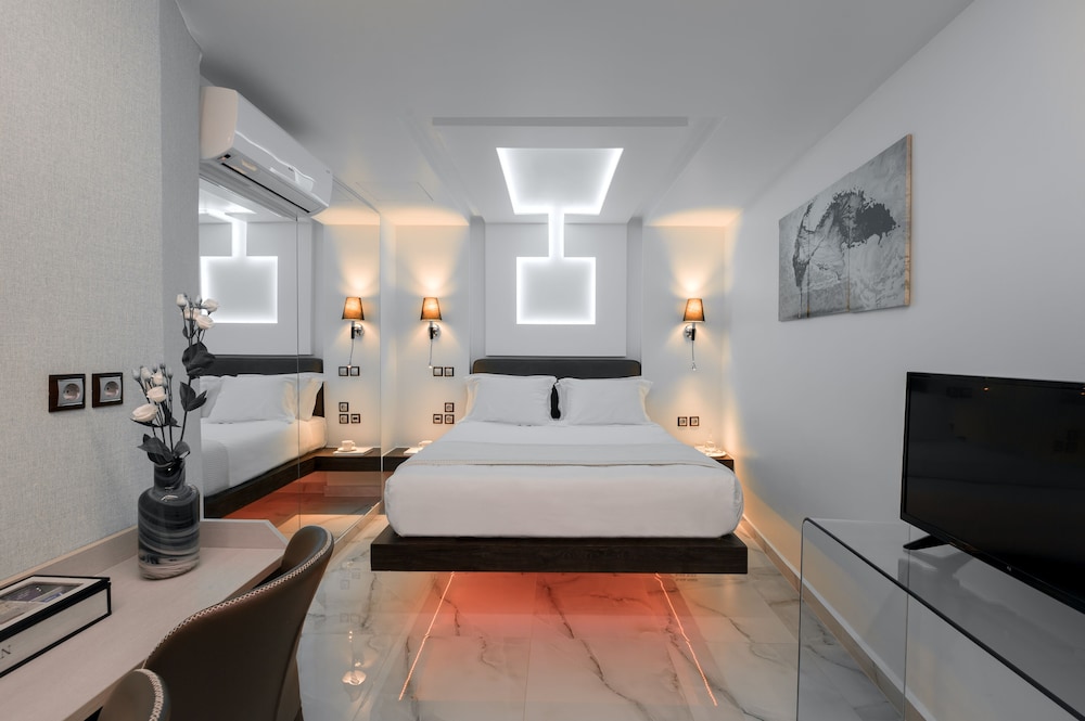 junior suite, jetted tub