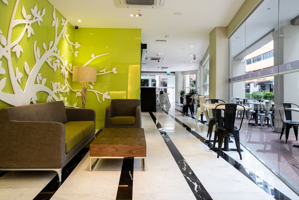 J8 Hotel 55/65