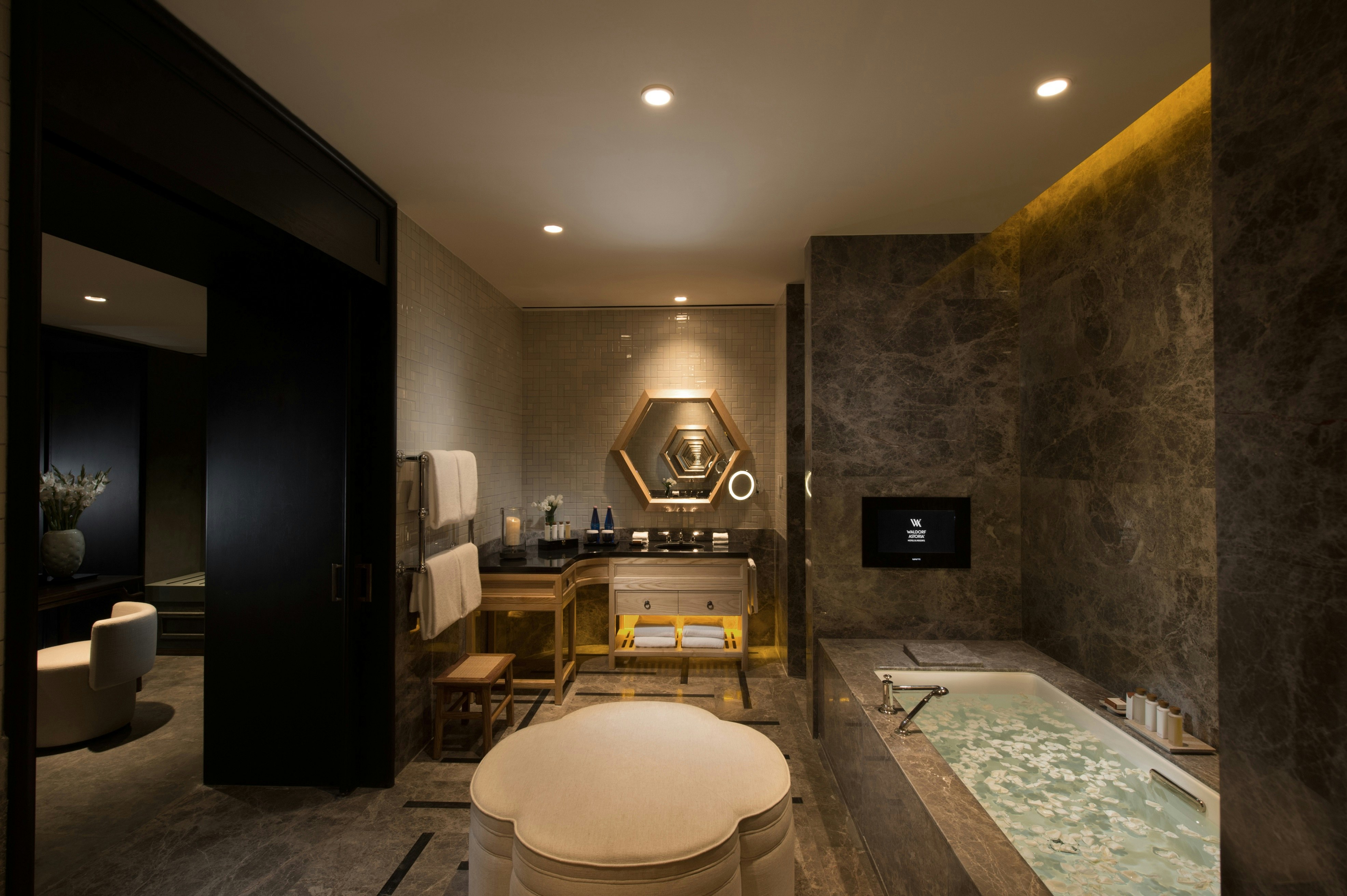 Courtyard, Suite، Waldorf Astoria Beijing 2/6
