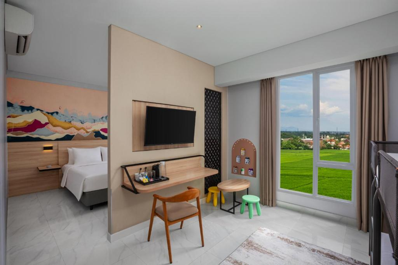 fave plus hotel Pamanukan 40/47