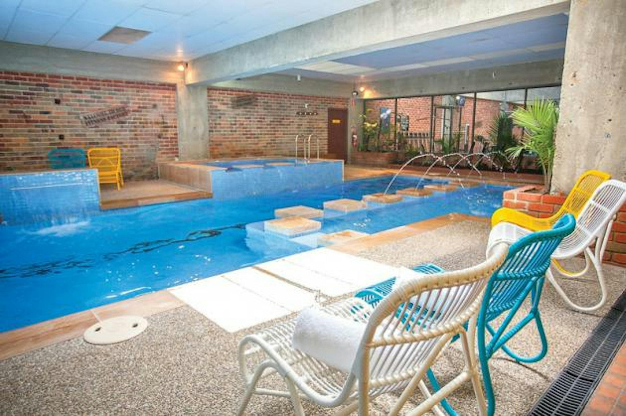 Sovereign Park Motor Inn 27/37