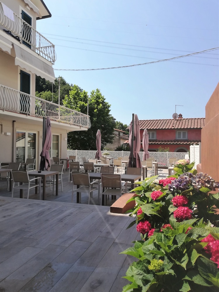 Hotel Monti in LAMPORECCHIO