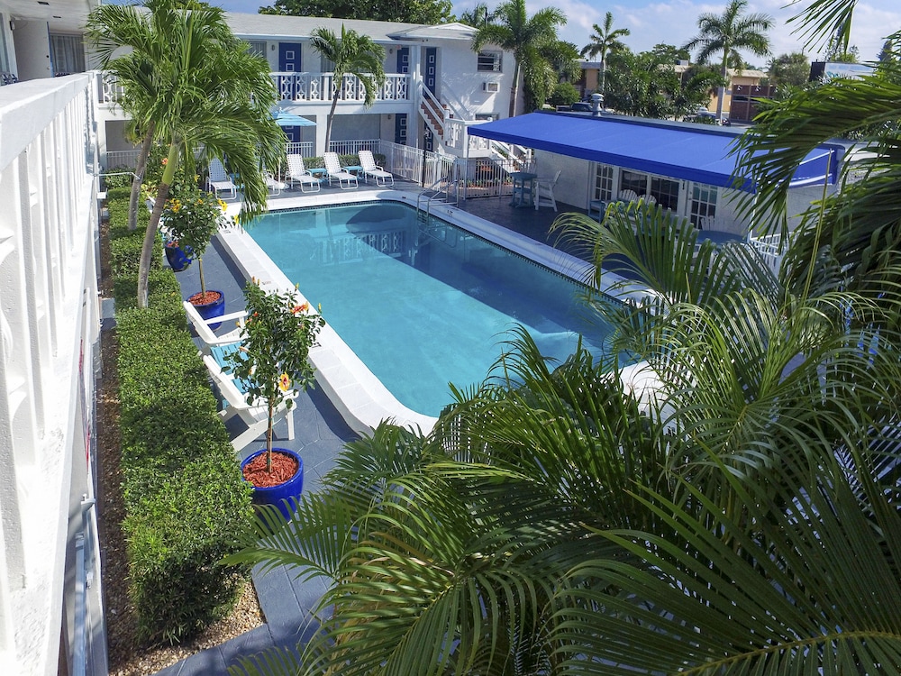 May Dee Suites 53/67