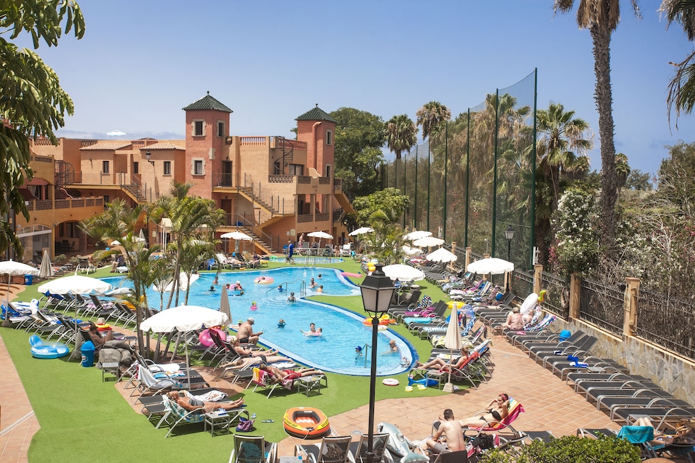 Villa Mandi Golf Resort in Arona