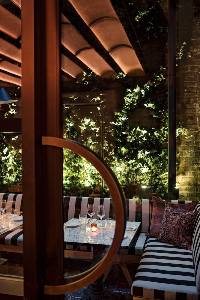 Moxy NYC Chelsea 55/56