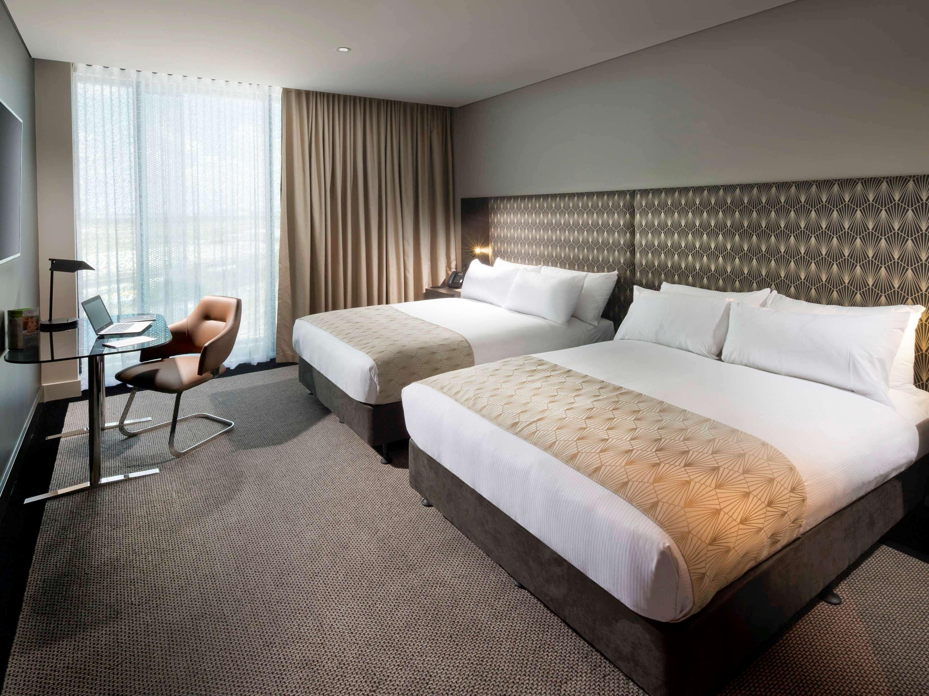 DELUXE, EXECUTIVE, 2 DOUBLE BEDS, LOUNGE ACCESS