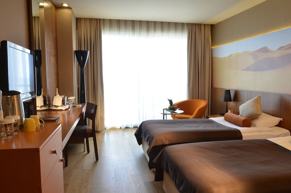 Standard, Double Bed, Lateral Side Sea View