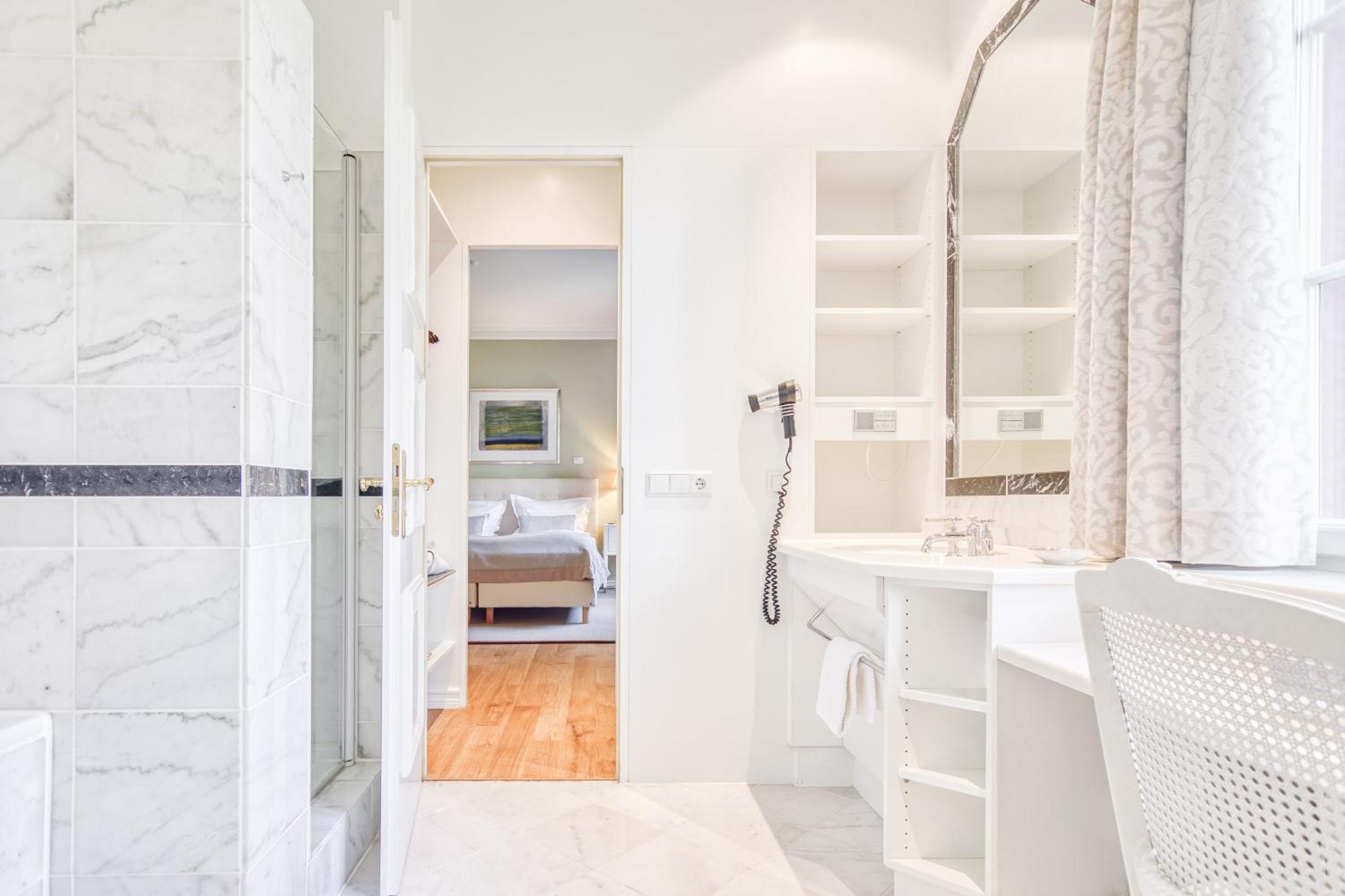 Tower, Deluxe, Suite, King Bed، WALD AND SCHLOSSHOTEL FRIEDRICHSRUHE 4/4
