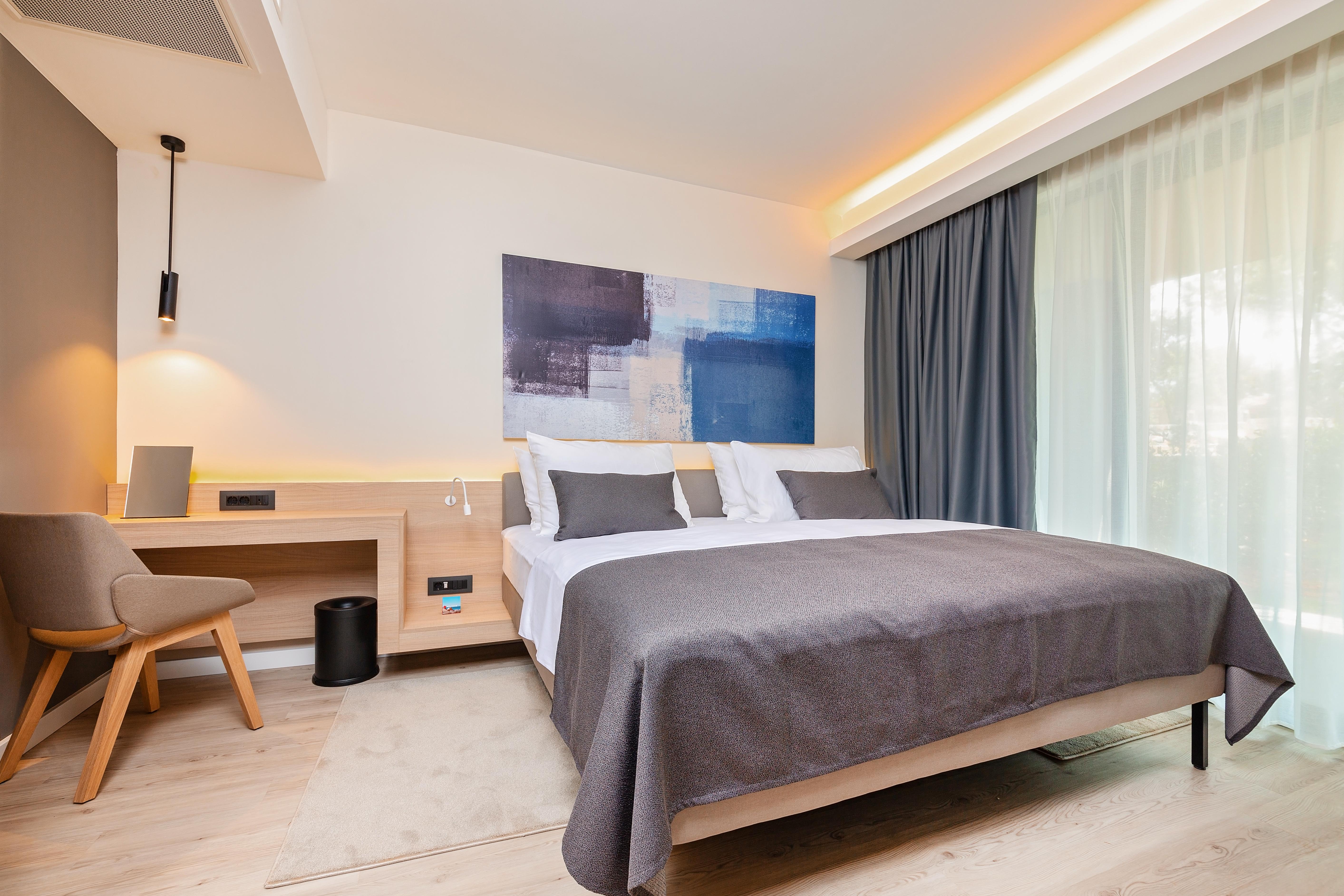Suite, Park View, Terrace, Garden Building