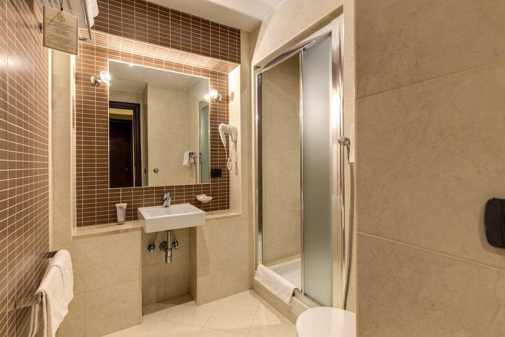 Everest Inn Rome 55/58