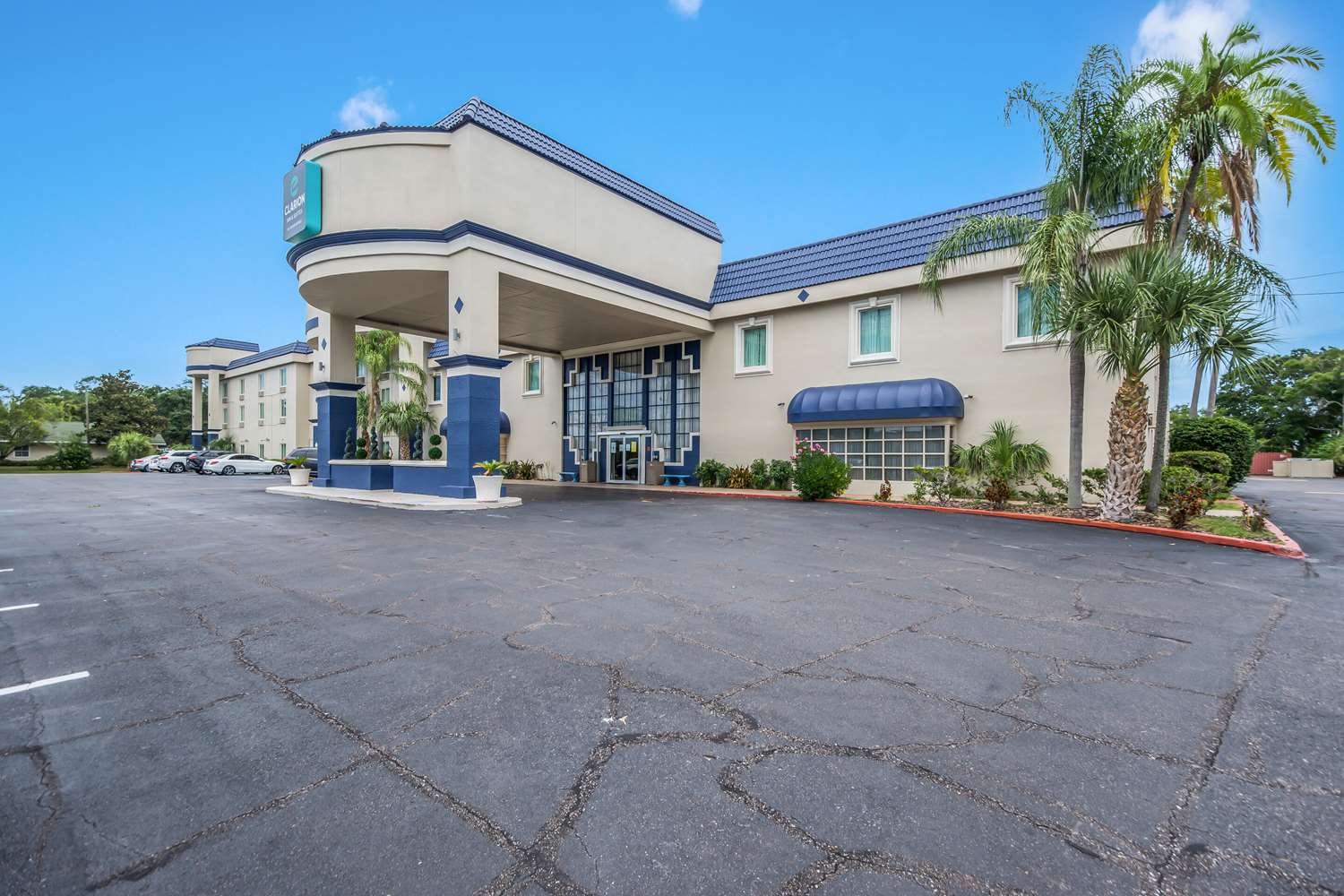 Clarion Inn and Suites Central Clearwater Beach FL 19/23