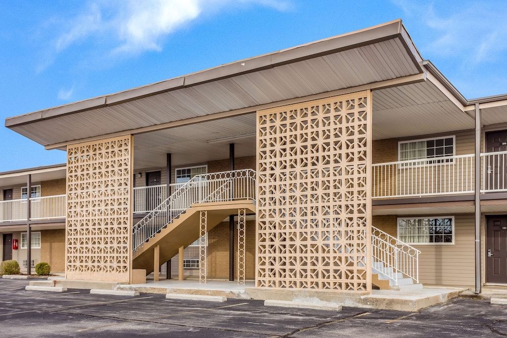Americas Best Value Inn Lebanon MO 3/38