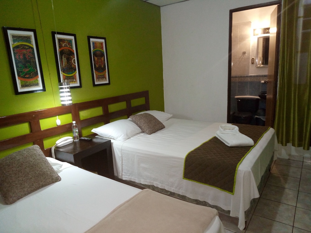 Hotel Tazumal House 32/82