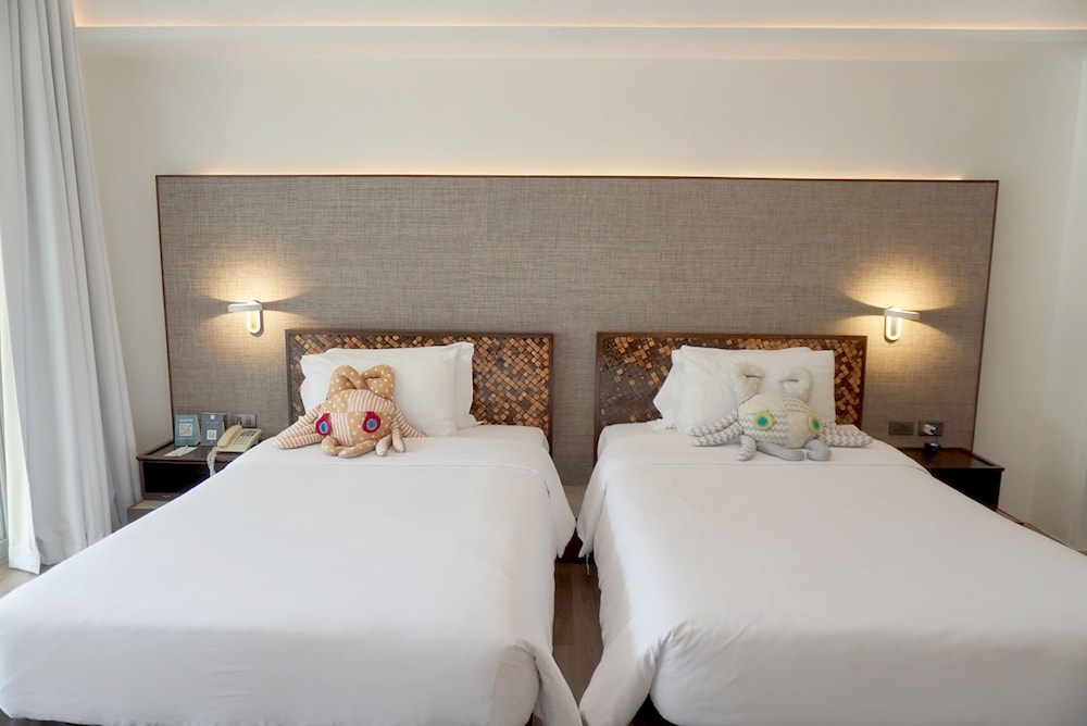 Overwater, Twin Beds