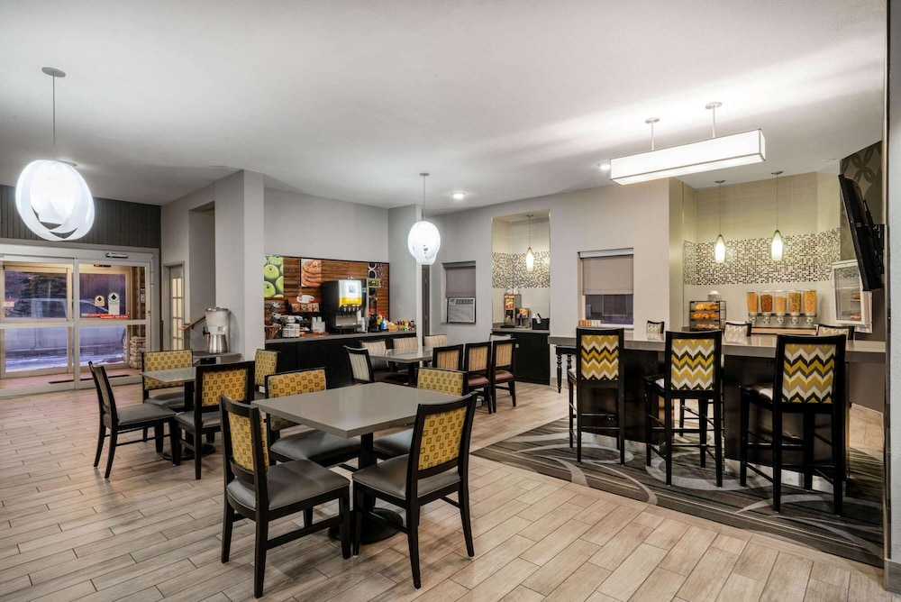 restaurant cafeteria