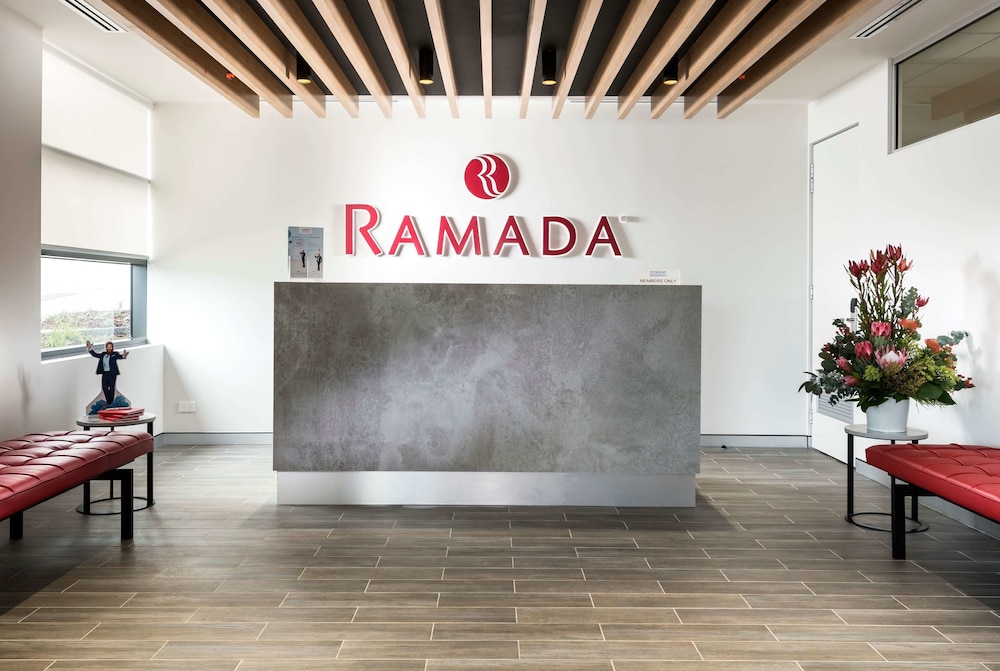 Ramada by Wyndham VetroBlu Scarborough Beach 8/55