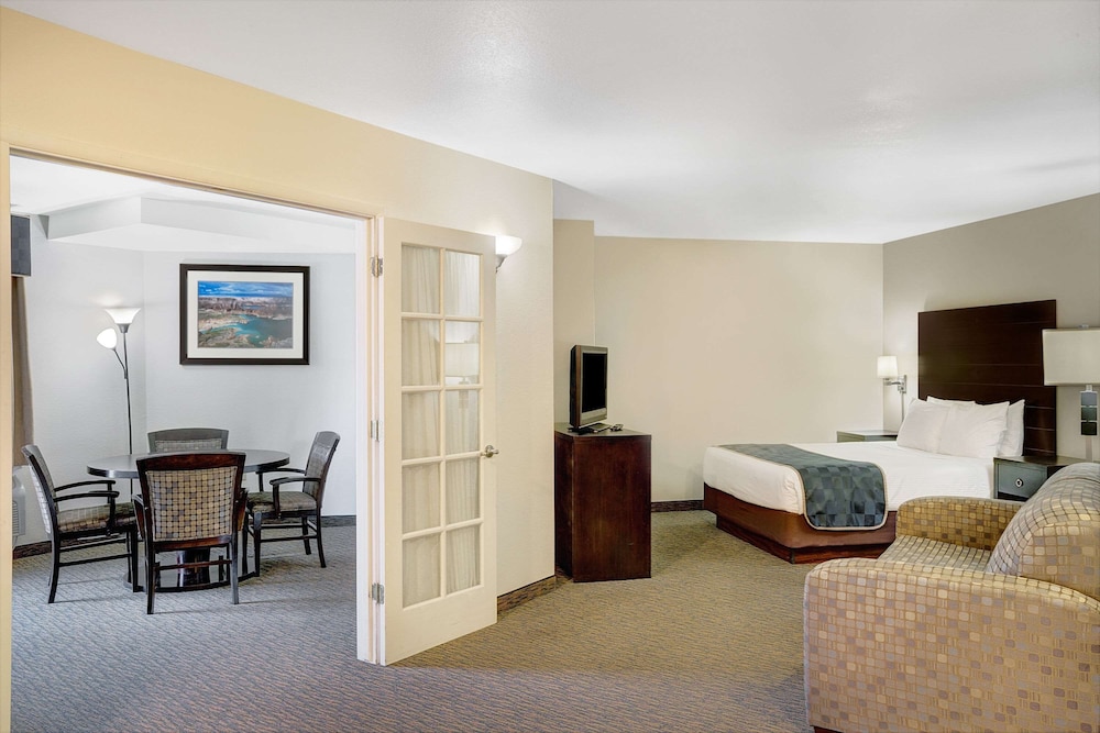 Days Inn and Suites by Wyndham Page Lake Powell 21/31