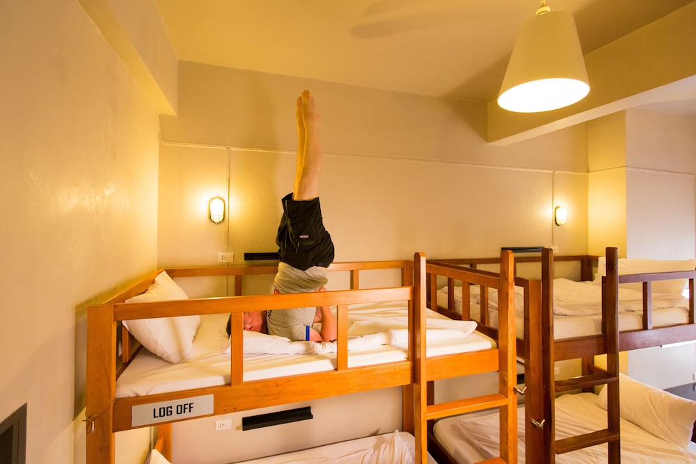 Pak-Up Hostel 38/56