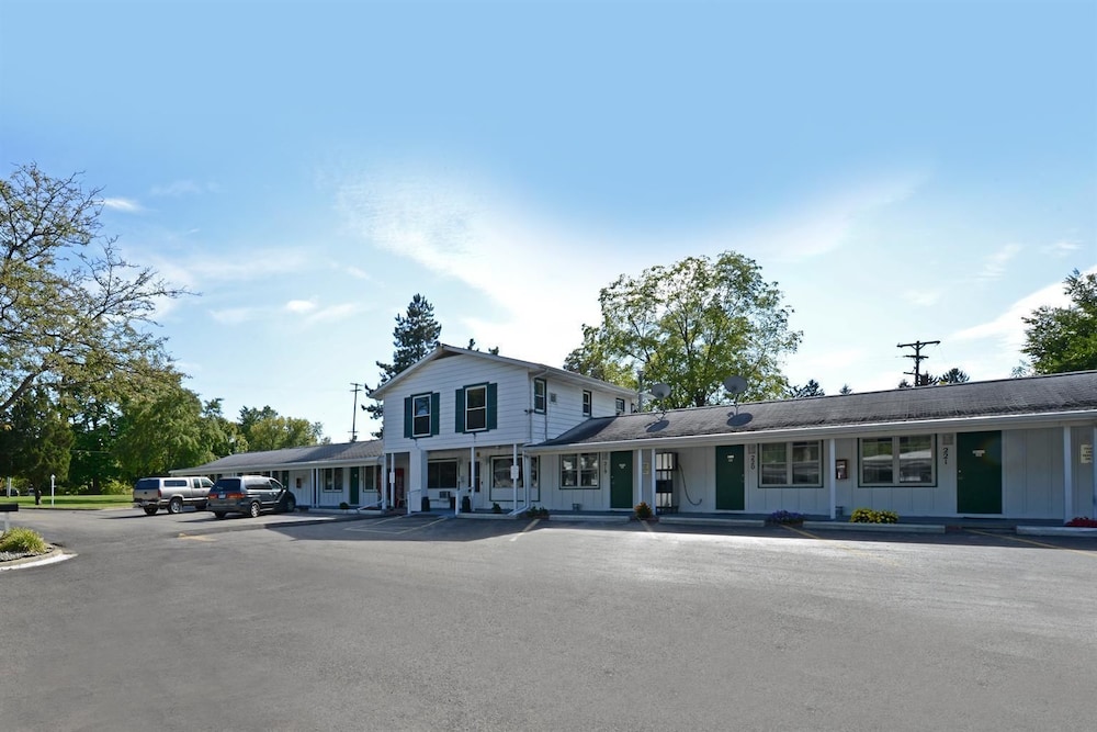 Americas Best Value Inn Jonesville/Hillsdale 1/37