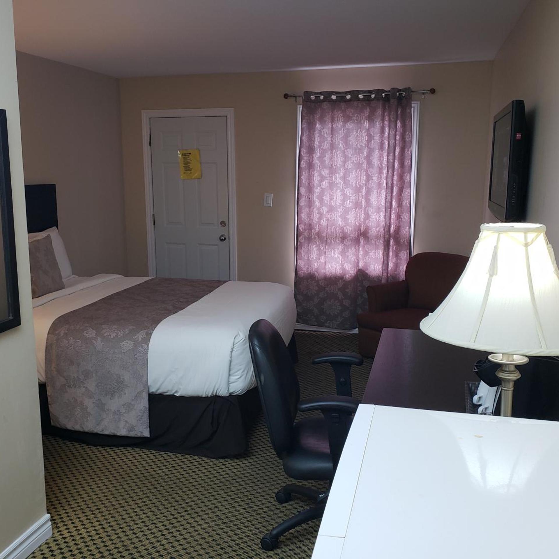 Regency Inn & Suites 16/33