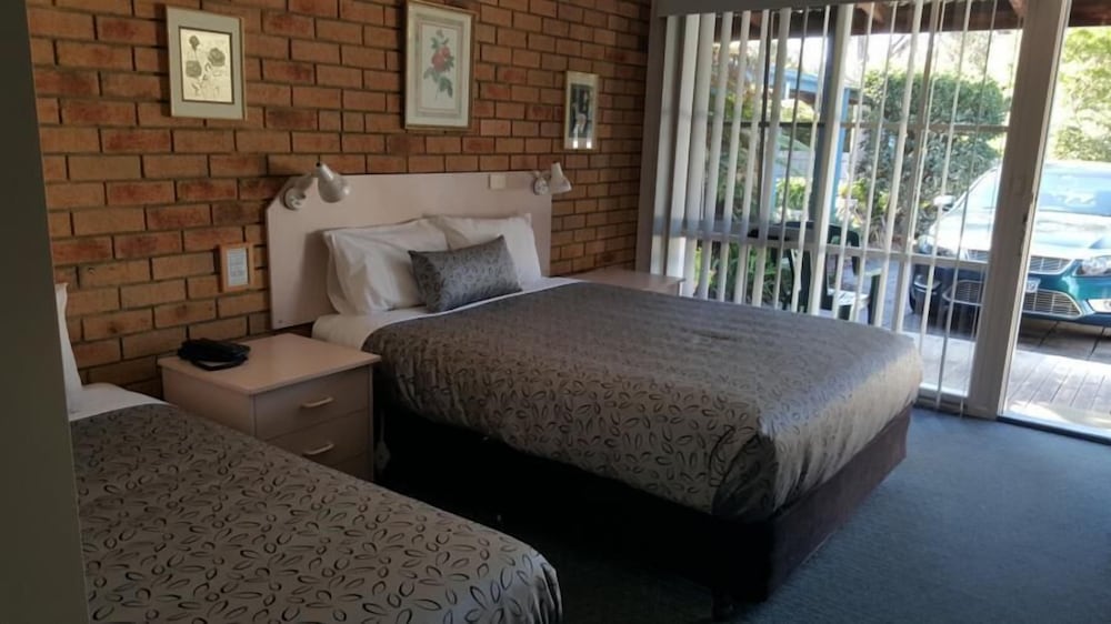 Balnarring Village Motor Inn 24/52