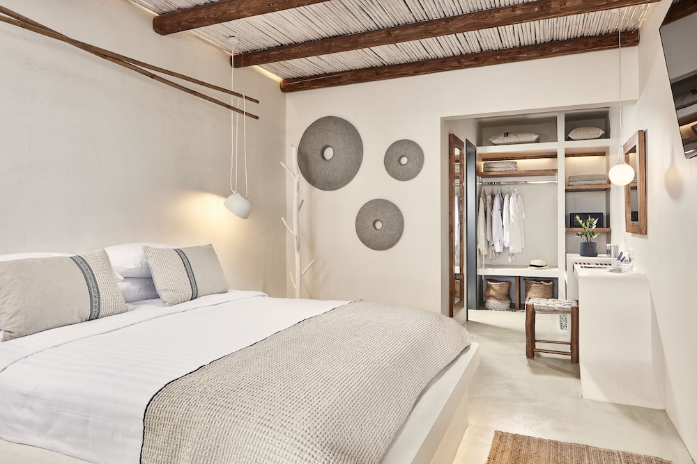 Parian Boutique Hotel 12/48