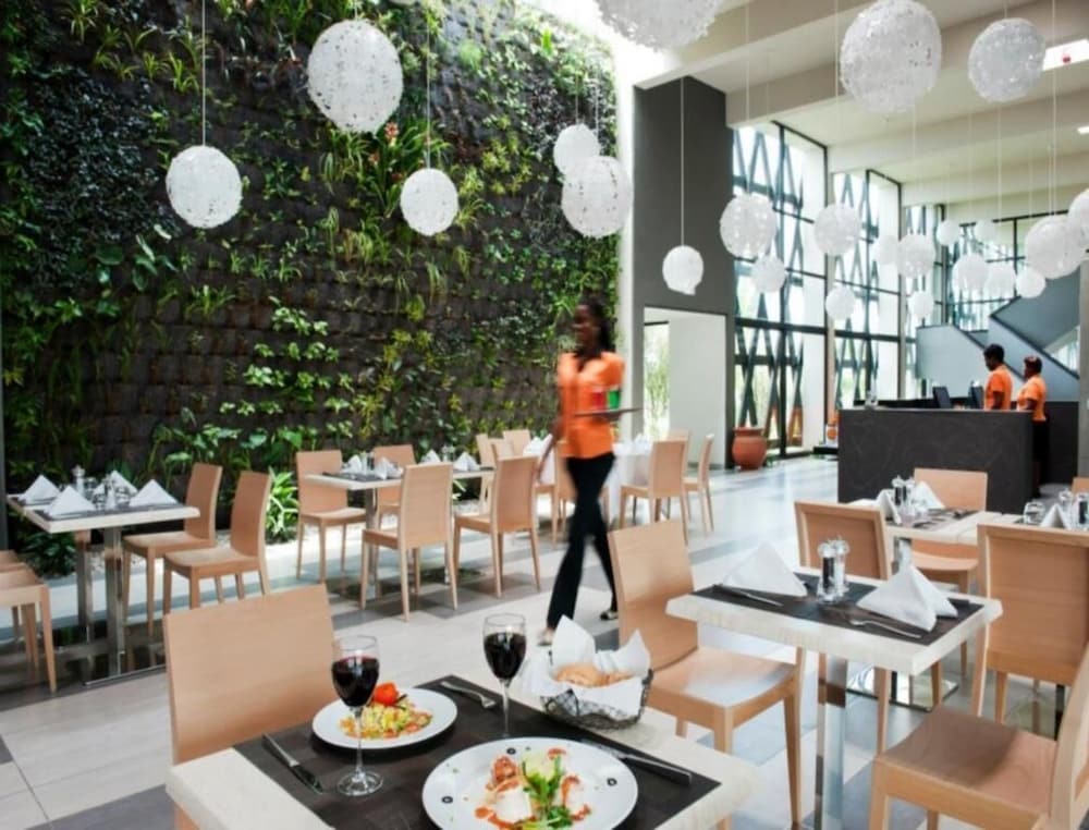 restaurant cafeteria