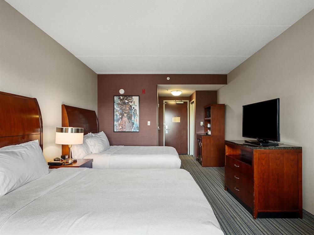 Evolution, 2 Queen Beds، Hilton Garden Inn Winchester 2/9