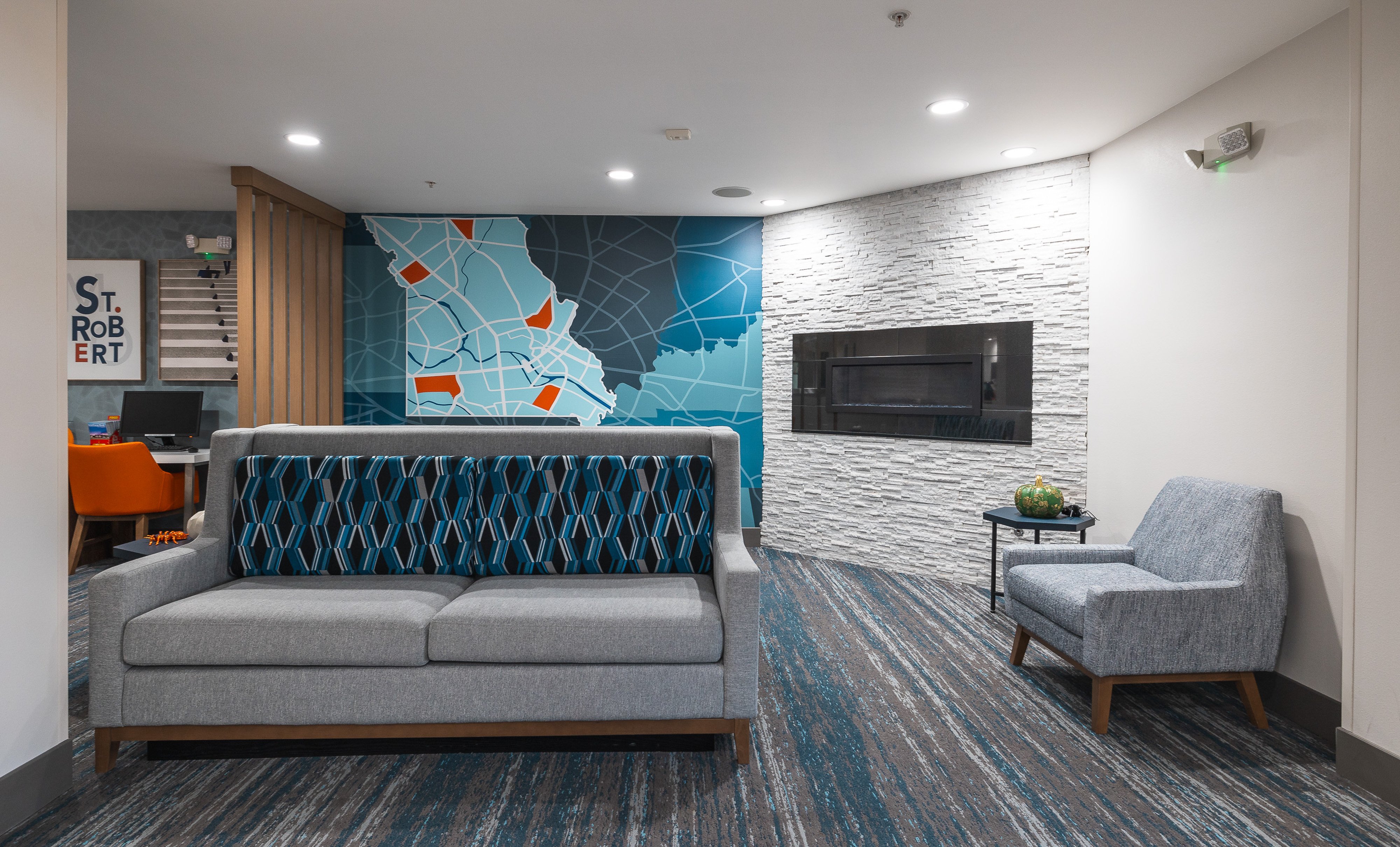 Holiday Inn Express Hotel And Suites Saint Robert Leonard Wood 36/50