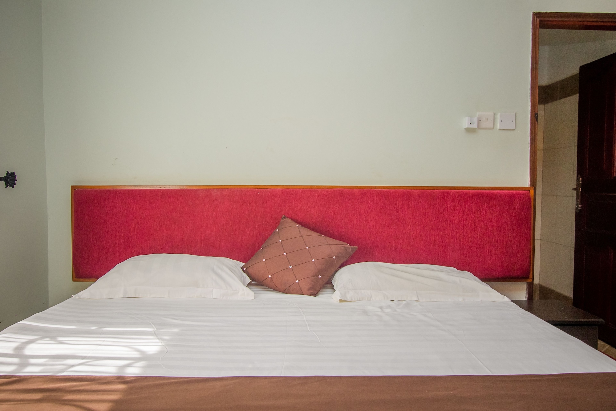 Superior, Twin Beds, Askay Hotel Suites Entebbe 6/10