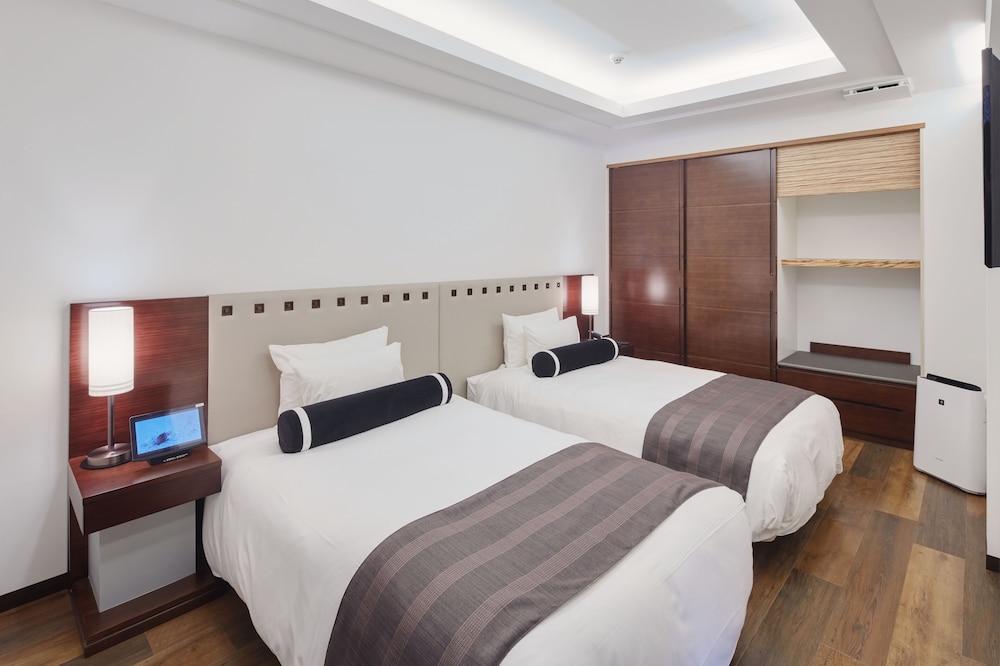 Ala Mahaina Condo Hotel 21/74