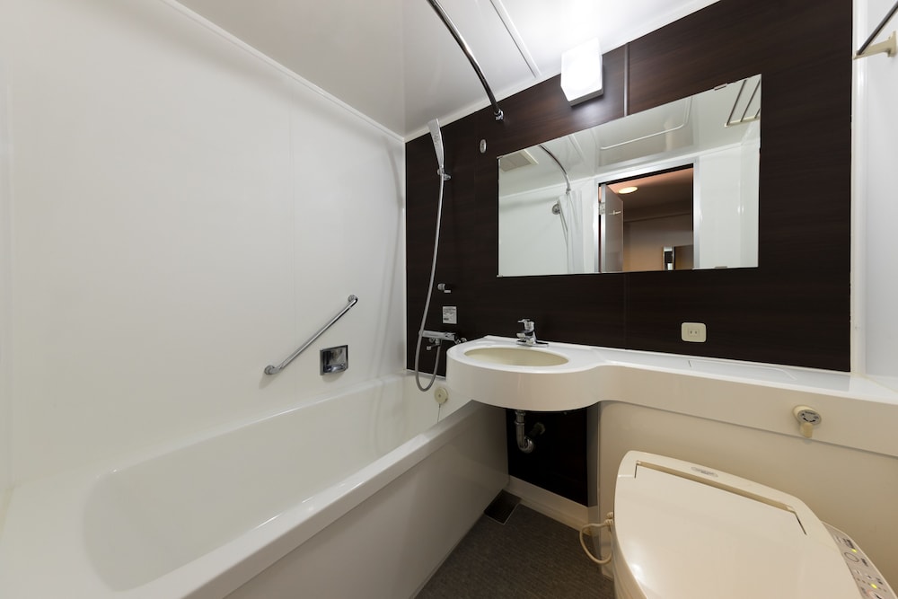 TSUKASA ROYAL HOTEL 11/72