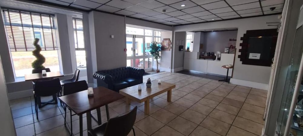 The Arncliffe Hotel 43/50