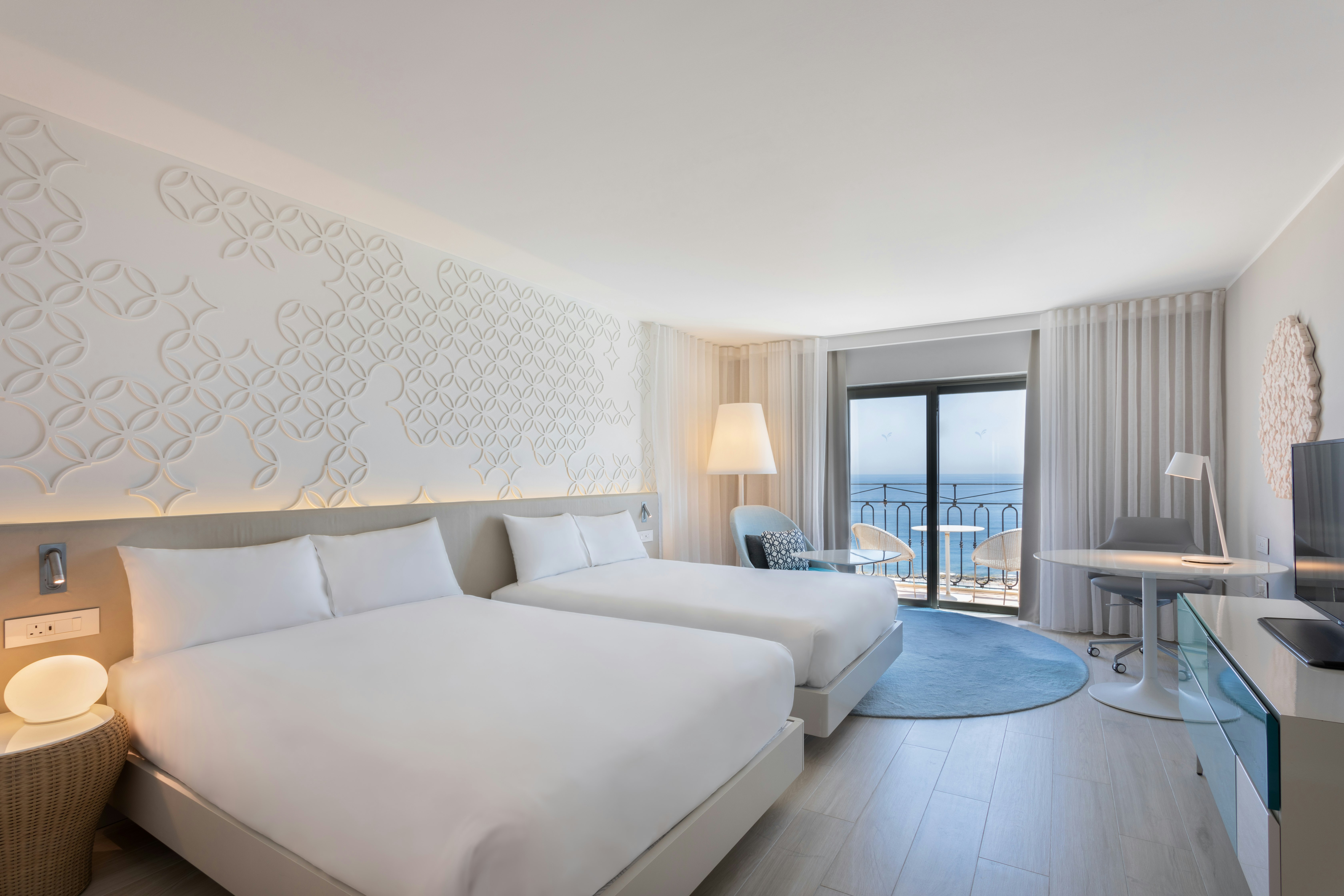 DELUXE, FAMILY, SEA VIEW