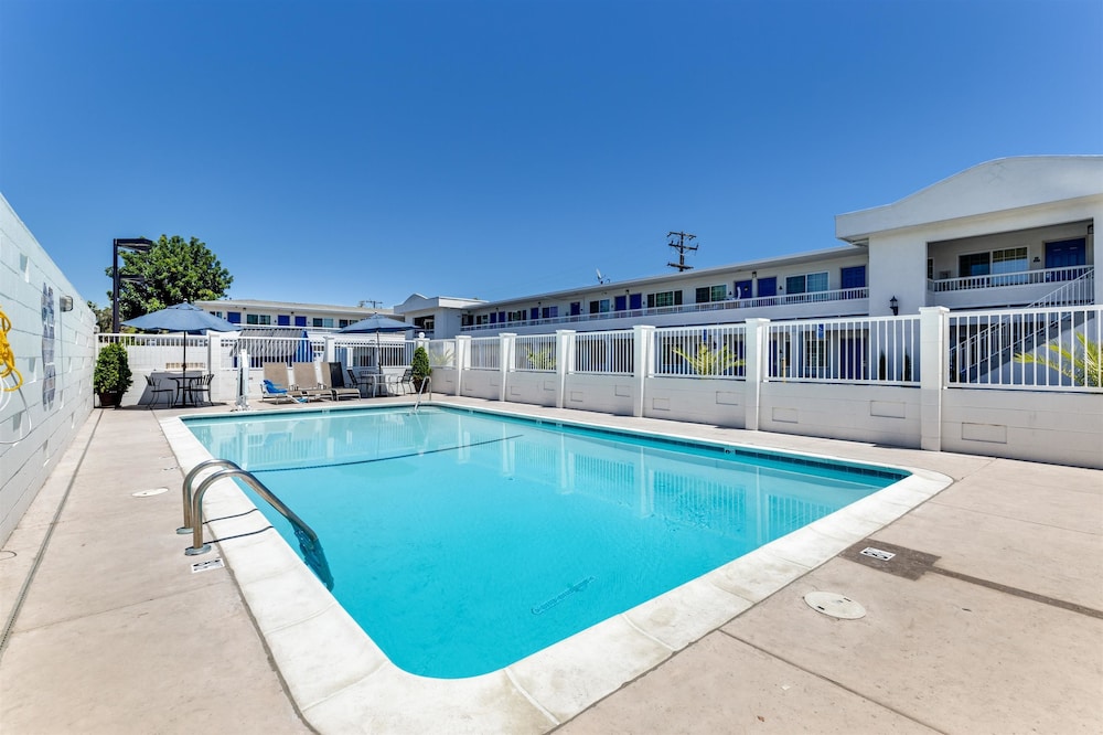 Motel6 San Jose, CA - Convention Center 52/60