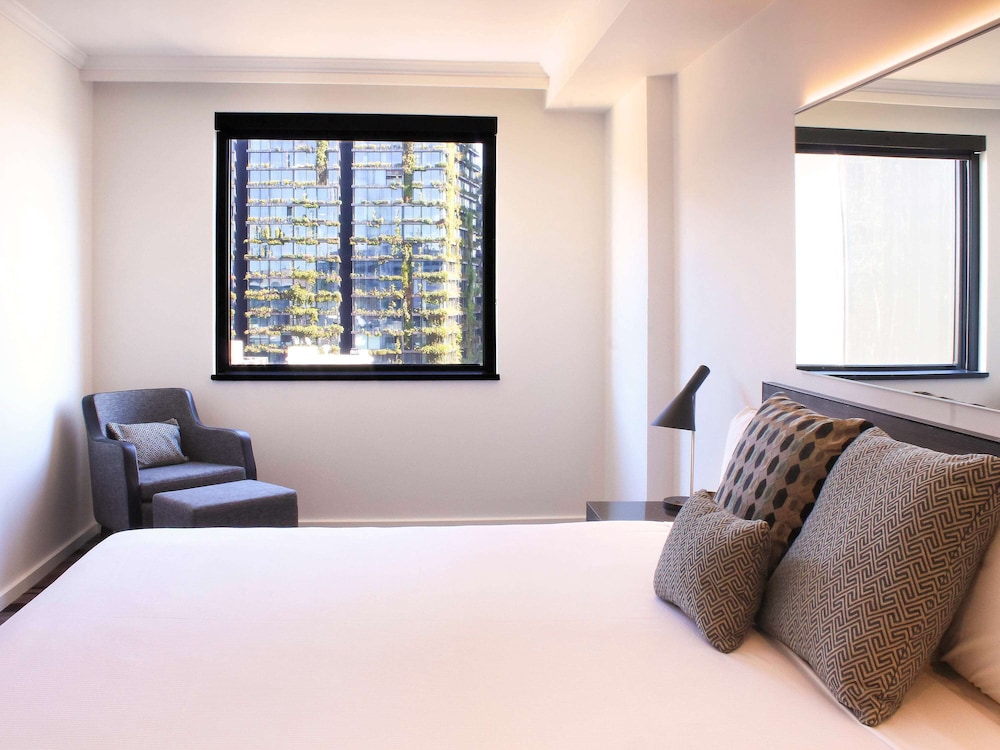Mercure Sydney 45/67