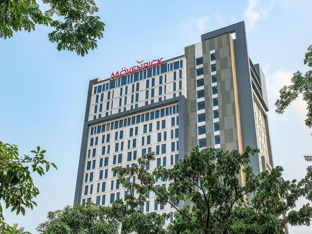 Movenpick Surabaya City 2/68