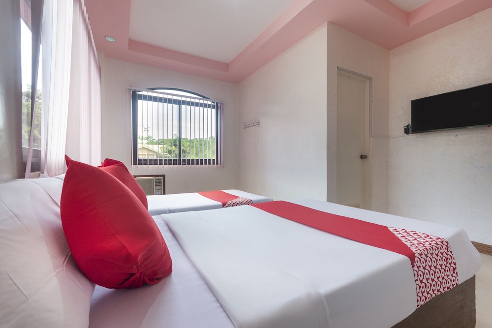 OYO 426 Coco Grove Tourist Inn 23/34